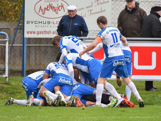 Fussball SV Sierning vs Union Dietach 23.10.2016-40