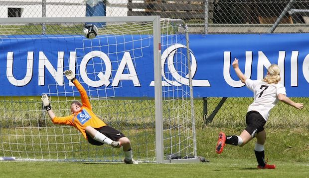 UNIQABMVOLLTREFFERSTRABLEGG2013