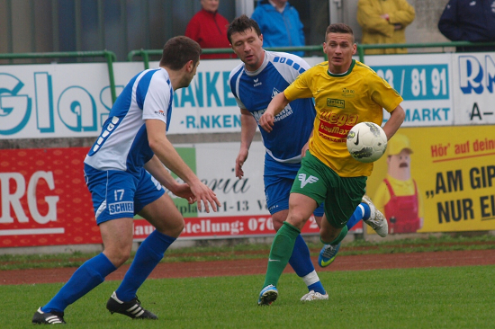 Voecklabruck Schwanenstadt Dannenbaum 200413 (1)