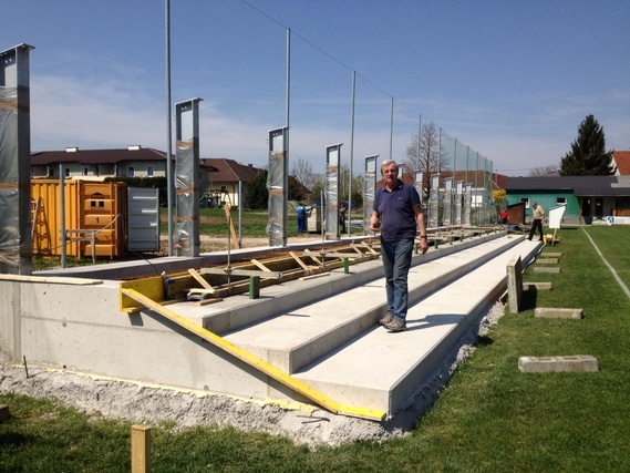 Auf der Baustelle der neuen Tribüne