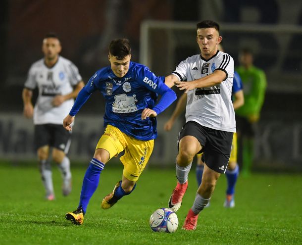 Fussball Askoe Donau Linz vs Union Edelweiss Linz 20.10.2017-14