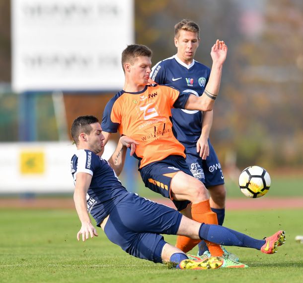 Fussball Hertha WSC Wels vs SV Wallern 04.11.2017-6