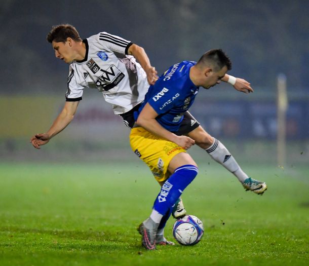 Fussball Askoe Donau Linz vs Union Edelweiss Linz 20.10.2017 17