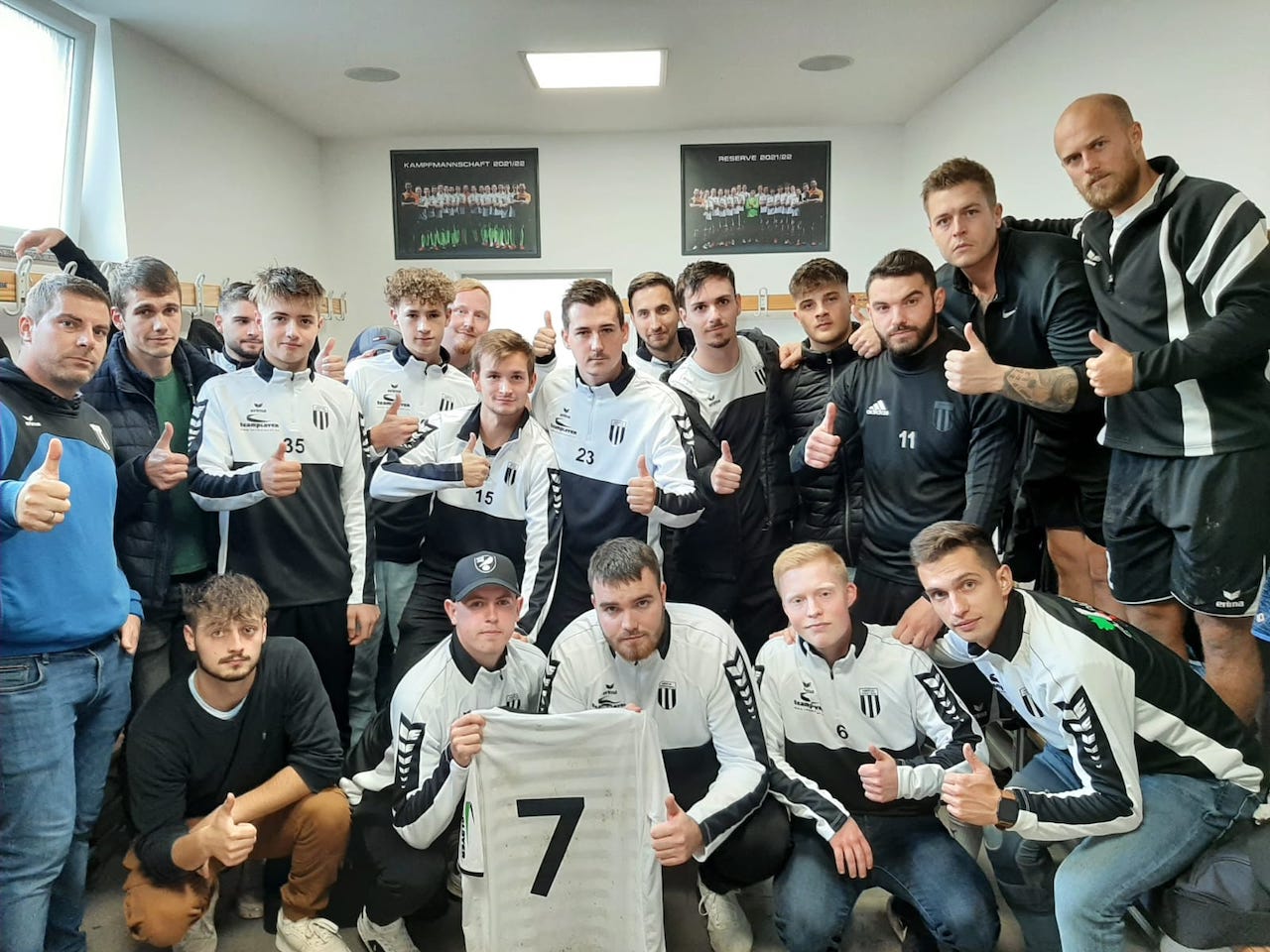 Kirchberg-Thening Spieler in der Kabine