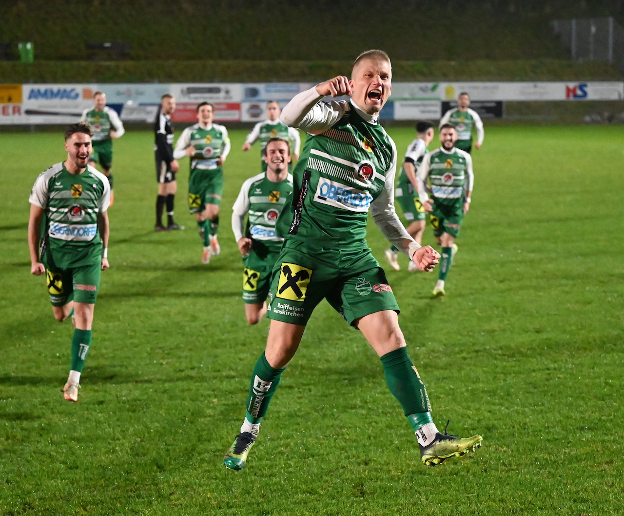 ex thalheimer akos gilich bring gunskirchen in fuehrung 2023 11 05 waage