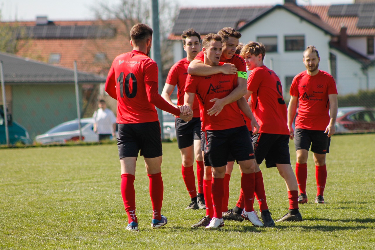 jubel askoe ampflwang bei spg utzenaich 1b 12 04 2025 ligaportal biereder