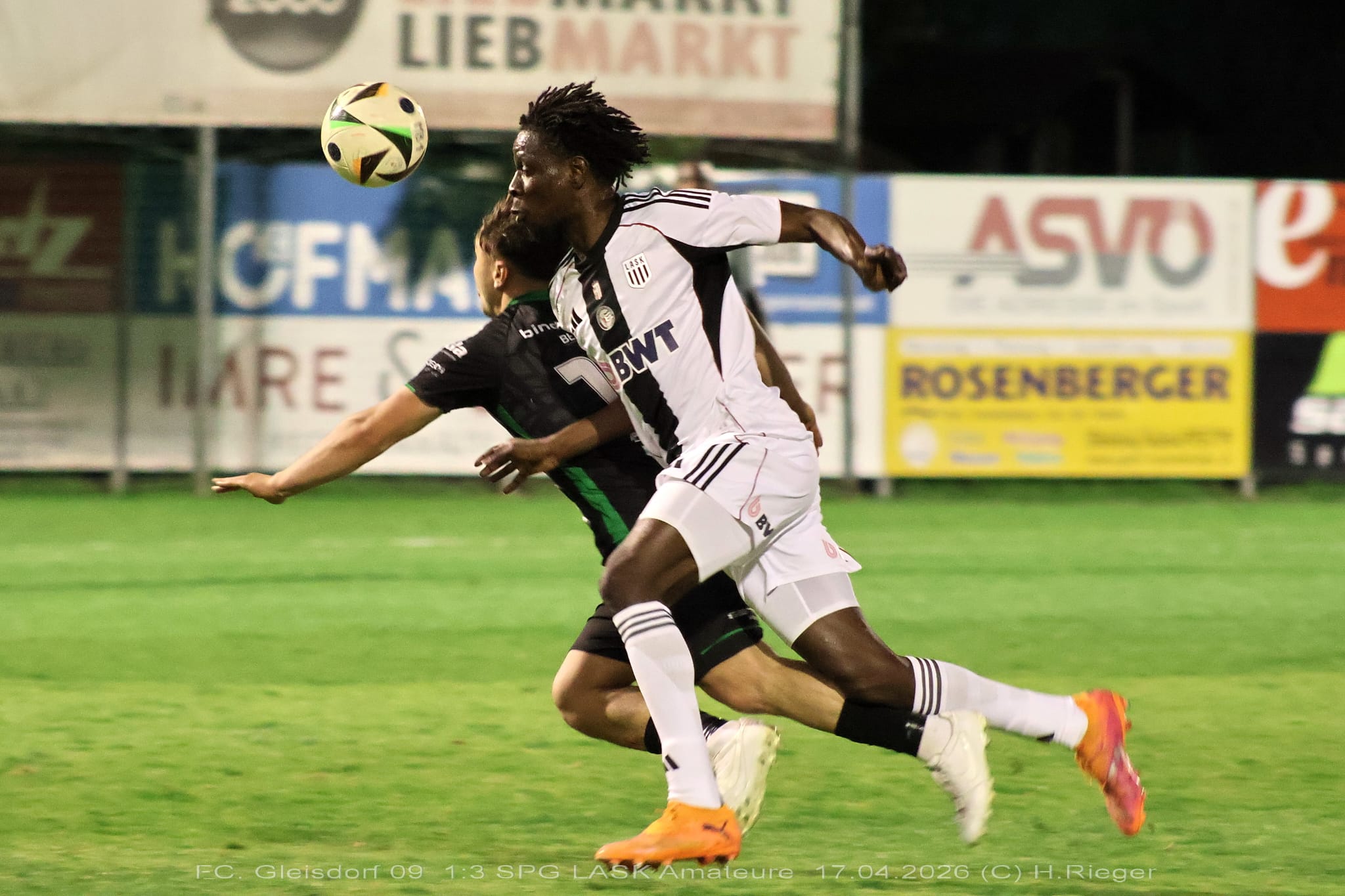 lask zweikampf PHOTO 2026 04 18 00 19 14 rieger kober
