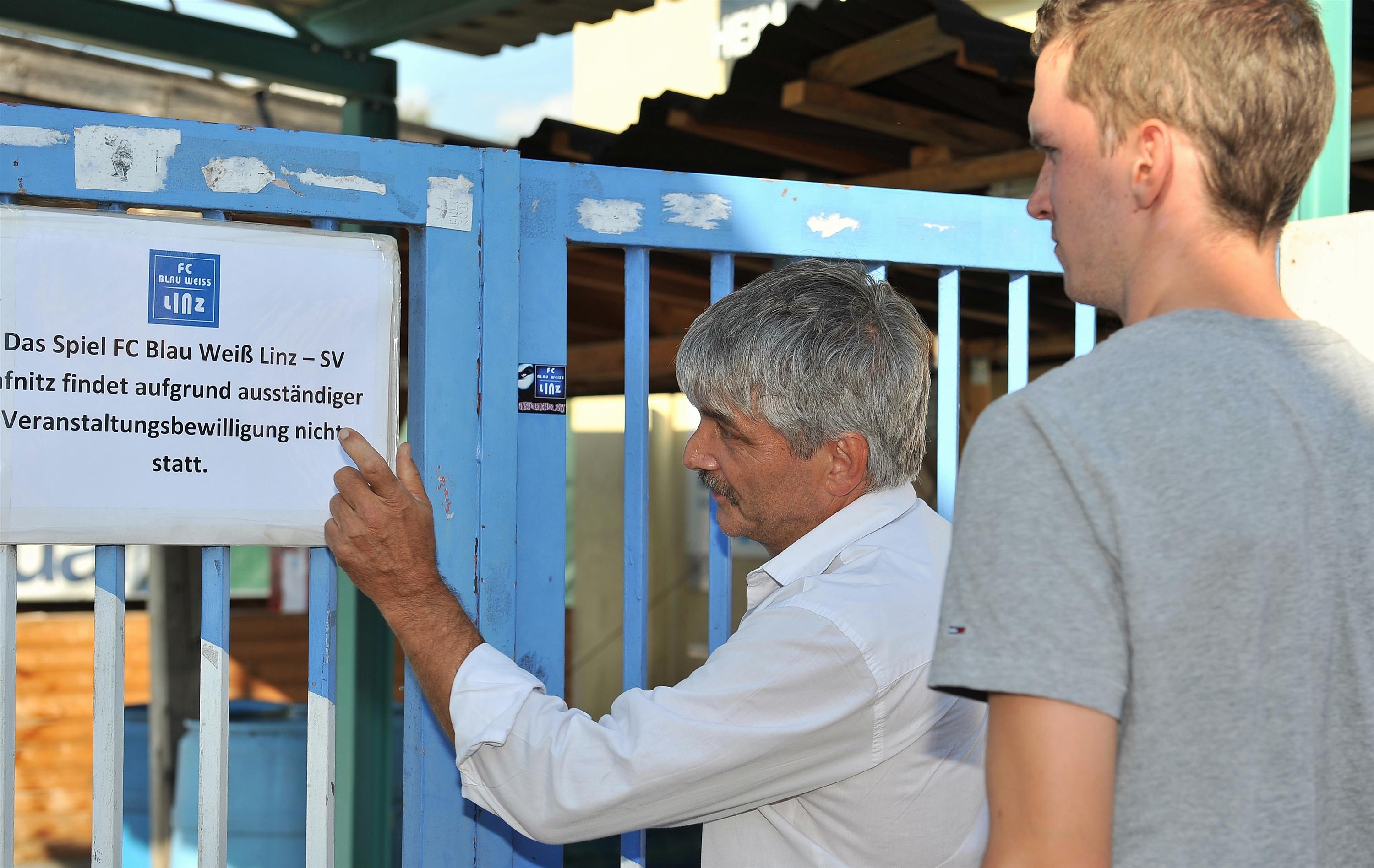 Fussball Blau_Weiss_Linz_vs_SV_Lafnitz_11.08.2013_-_Schiedsrichter__Andreas_KindlingerBlau_Weiss_3