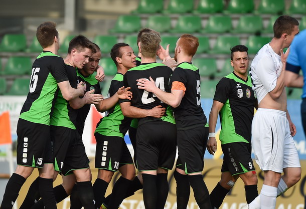 Fussball SPG Pasching-LASK Juniors vs WAC Amateure 11.04.2015-1-9 Bildgröße ändern