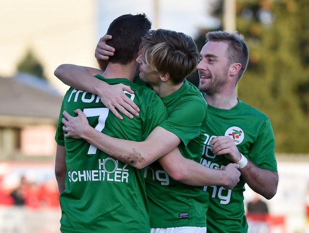 Fussball SV Grieskirchen vs SV Bad Schallerbach  14 11 2015-2-9 Bildgröße ändern