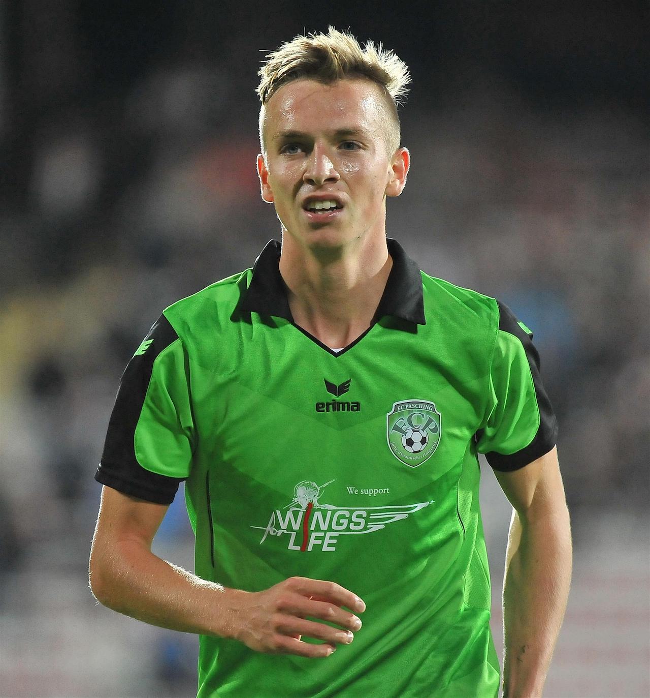 Fussball LASK_vs_FC_Pasching_17.09.2013_-_Philipp_Schobesberger_2