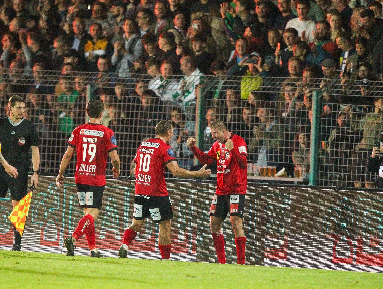 Torjubel vor voller Tribuene gurten rapid AloisFurtner mandl 2024 07 09