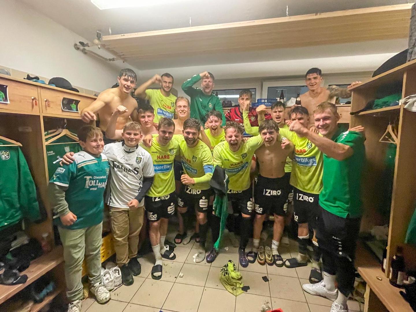 weiz jubelt gegen lask 2024 10 18 sc weiz mandl.jpg