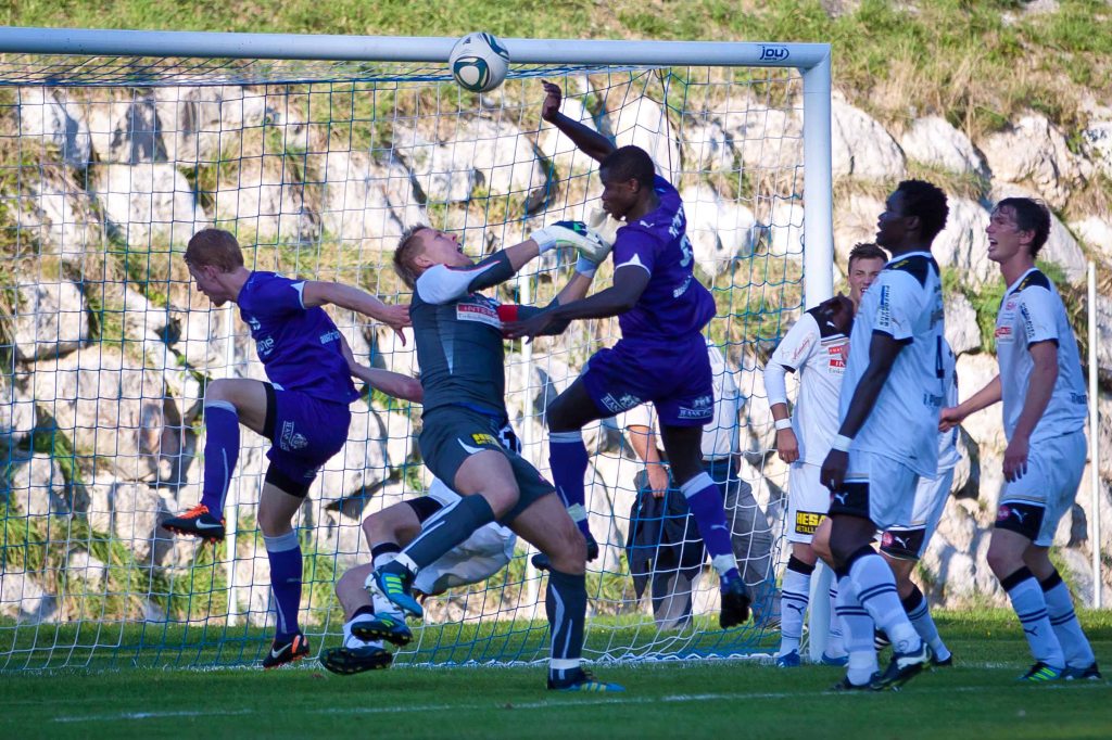 2011-09-24 FC Pinzgau Saalfelden - SVAS 0018